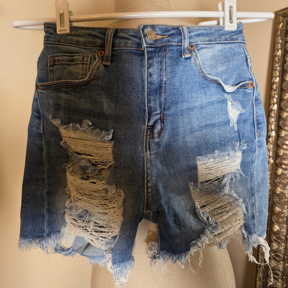 Wax Jean High Waist Distressed Jean Shorts.  Size Small.